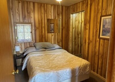 Lower Pine full size bed